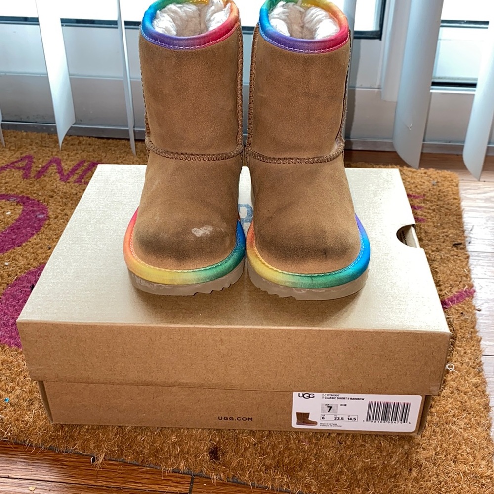 Size 7C Ugg Boots